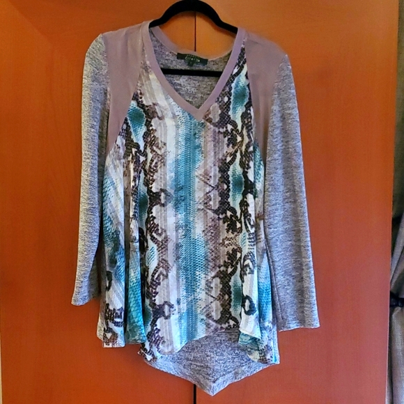 Citron Tops - Multicolored Top